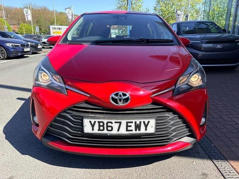 Usado Toyota Yaris 2017 Vermelho Citadino