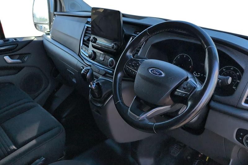 Used Ford Transit Custom Limited 130 HP (95 kW) 2021 White Van