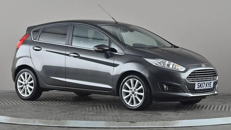 Used Ford Fiesta Titanium 75 HP (55 kW) 2017 Grey Hatchback