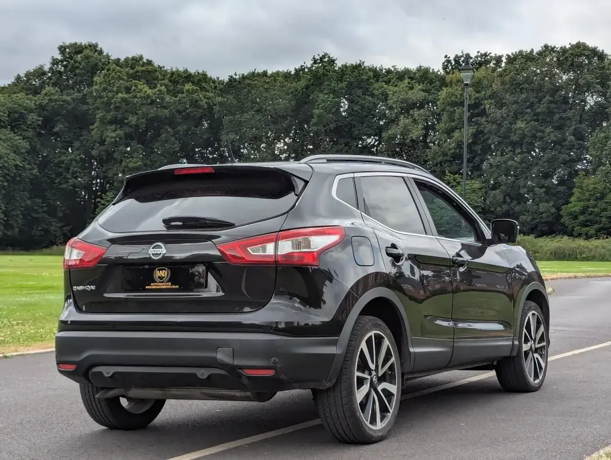 Used Nissan Qashqai Tekna 130 HP (95 kW) 2016 Black SUV