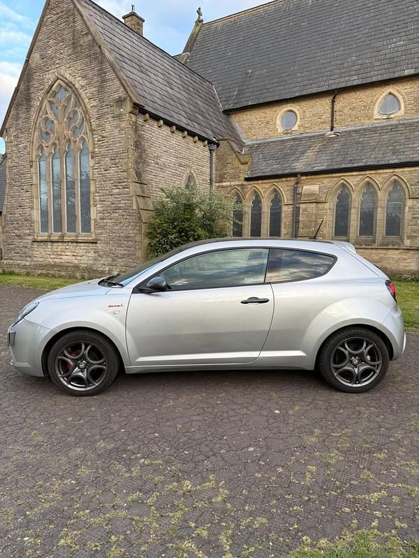 Used Alfa Romeo MiTo Quadrifoglio Verde 105 HP (77 kW) 2015 Silver Hatchback