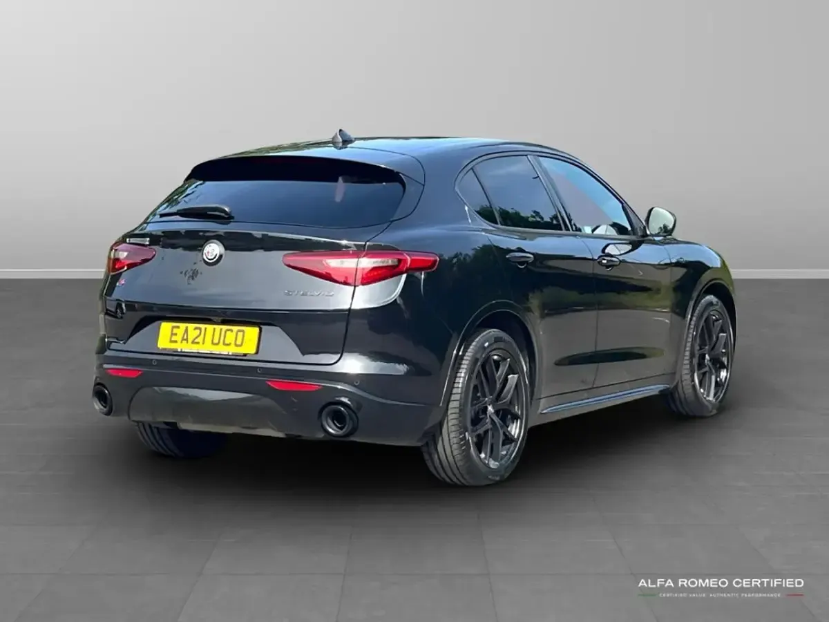 Used Alfa Romeo Stelvio Veloce 276 HP (202 kW) 2021 Black SUV