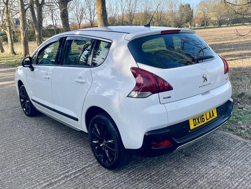 Used Peugeot 3008 Active 2016 White Hatchback