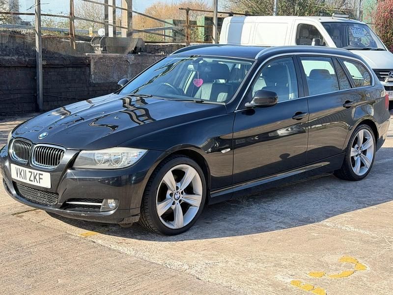 Używany BMW 320 Exclusive 2011 Czarny Kombi