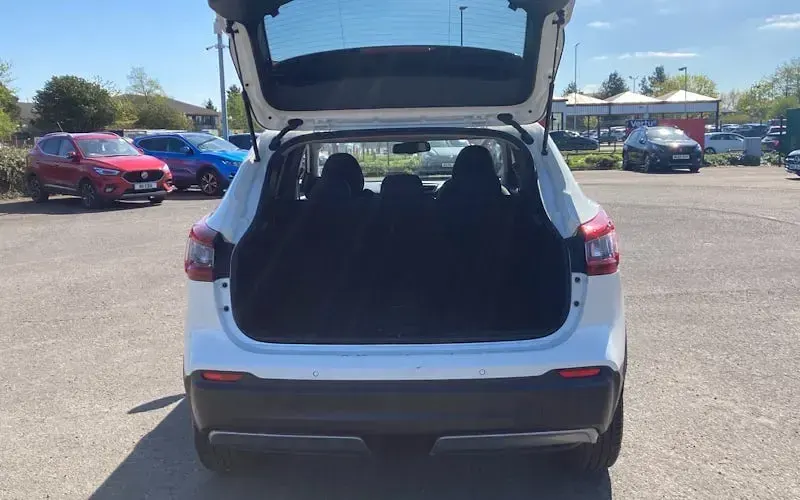 Used Nissan Qashqai N-Connecta 158 HP (116 kW) 2021 White SUV