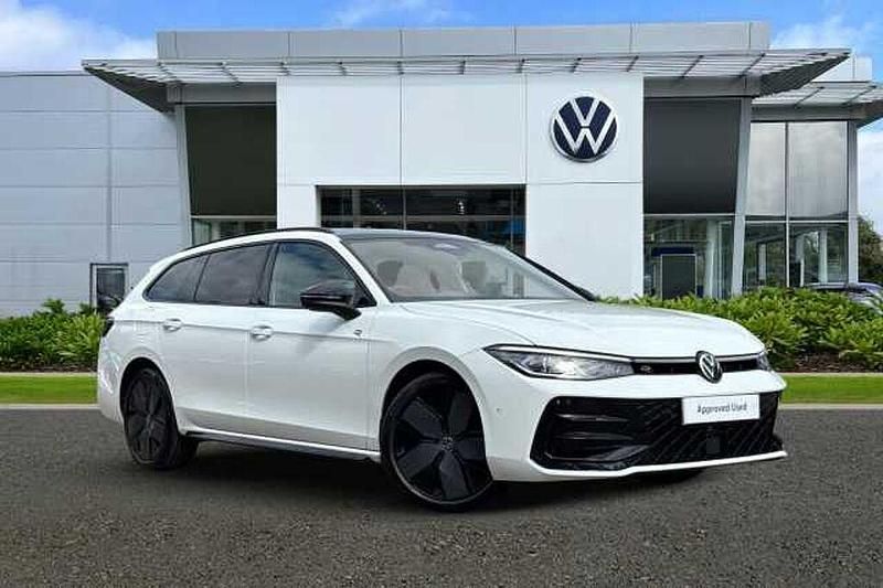 Used VW Passat R-line 150 HP (110 kW) 2025 White Estate