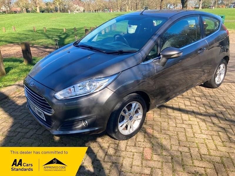 Used Ford Fiesta Zetec 82 HP (60 kW) 2016 Grey Hatchback