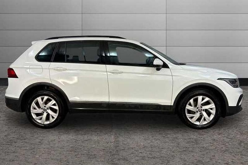 Used VW Tiguan Life 150 HP (110 kW) 2023 White SUV