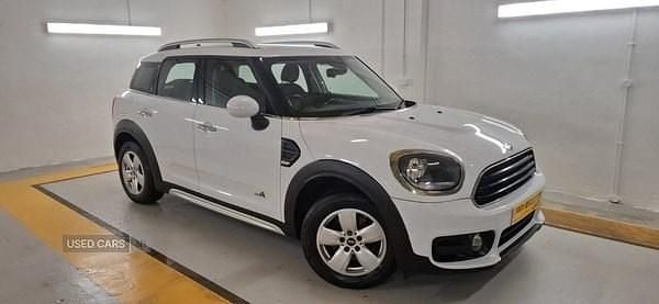 White Used 2017 Mini Cooper Countryman SUV | £11,799 (Fair price) - Image 1/4