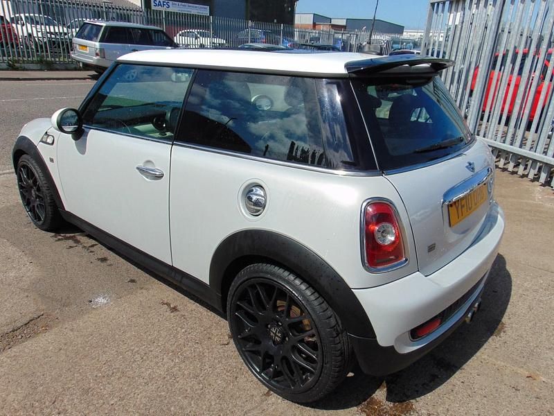 Used Mini Cooper S Hatch 184 HP (135 kW) 2010 Silver Hatchback