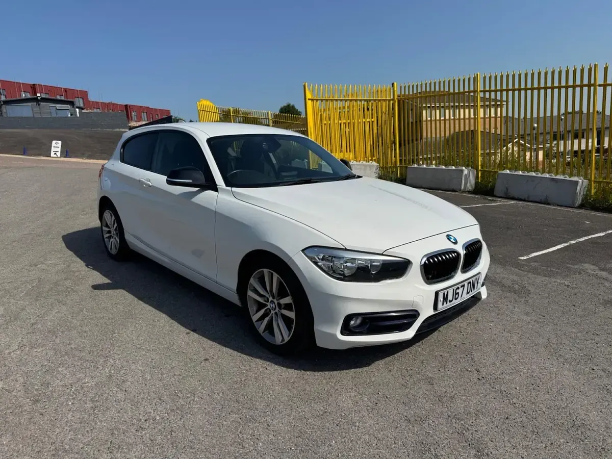 Used BMW 118 Sport Line 136 HP (100 kW) 2017 White Hatchback