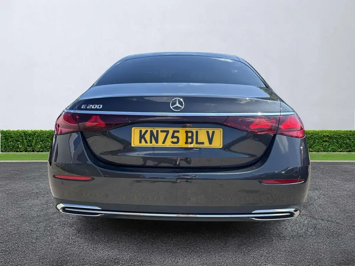 Used Mercedes E200 Premium 227 HP (166 kW) 2025 Grey Sedan