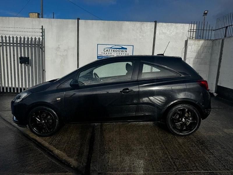 Used Vauxhall Corsa SRi 90 HP (66 kW) 2015 Black Hatchback