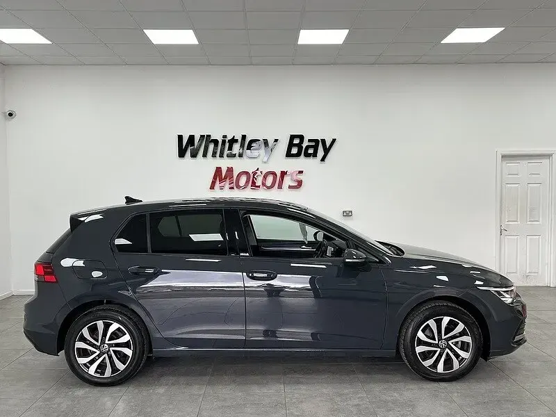 Used VW Golf VIII Active 108 HP (79 kW) 2022 Grey Hatchback