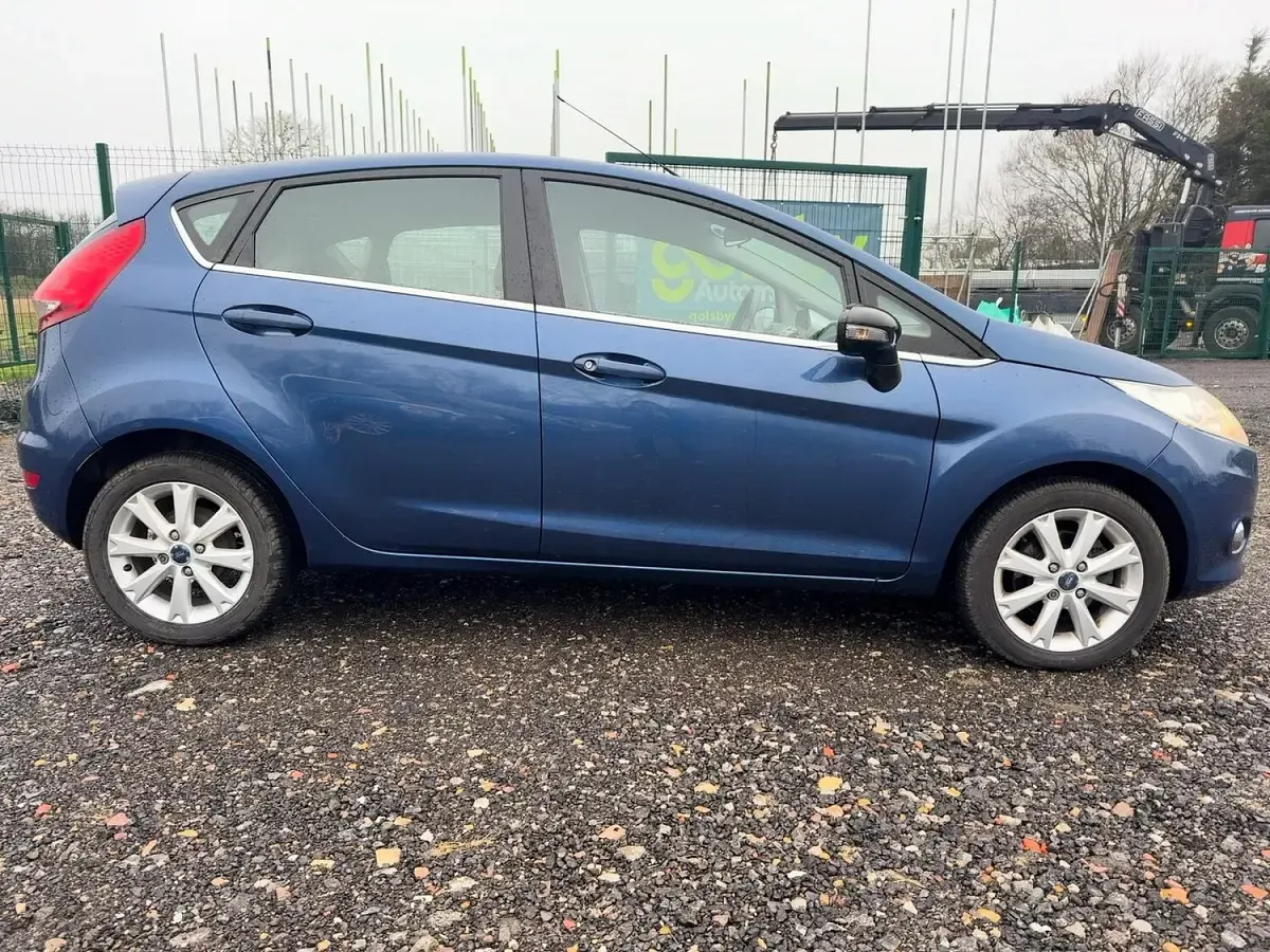 Used Ford Fiesta Zetec 94 HP (69 kW) 2009 Blue Hatchback