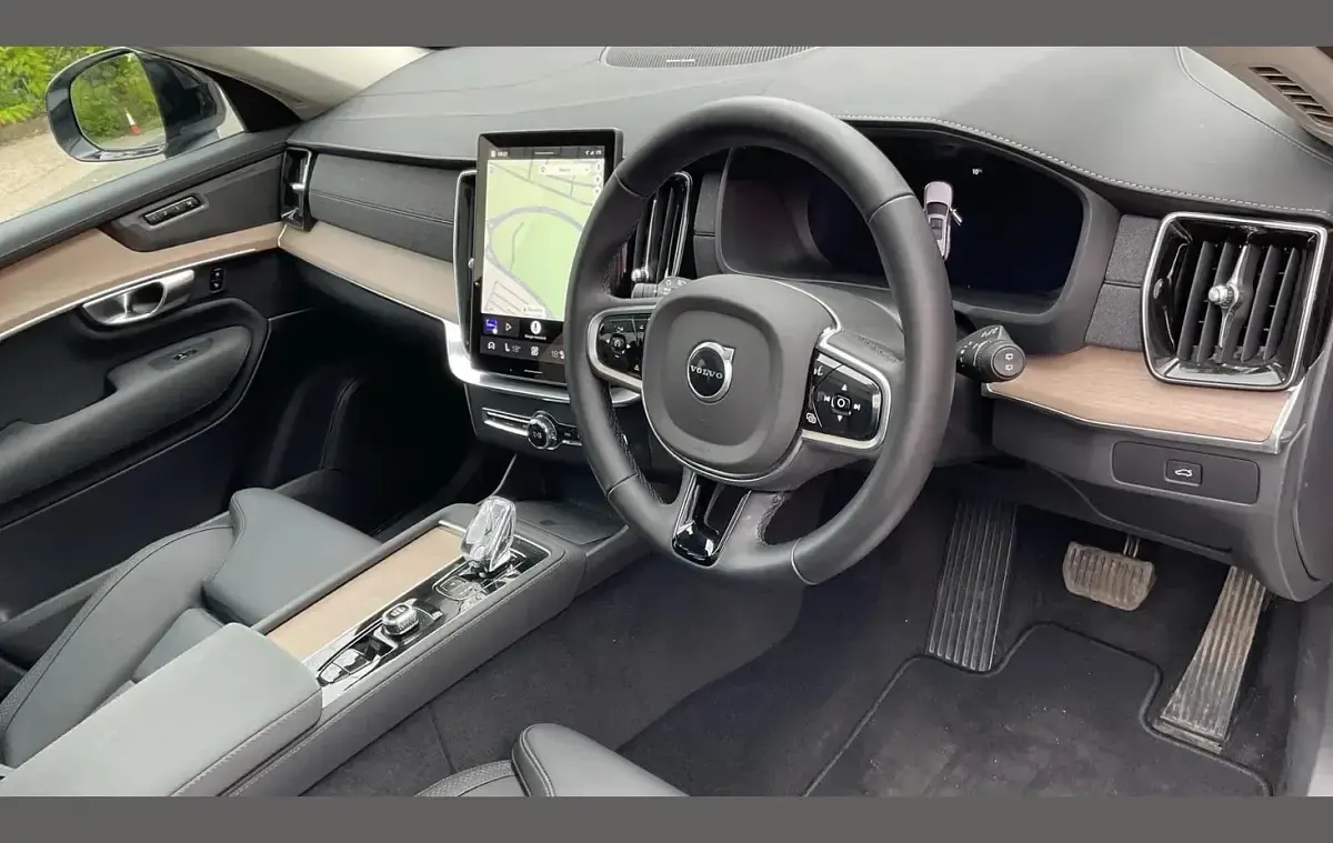 Used Volvo XC90 Plus 455 HP (334 kW) 2025 Silver SUV