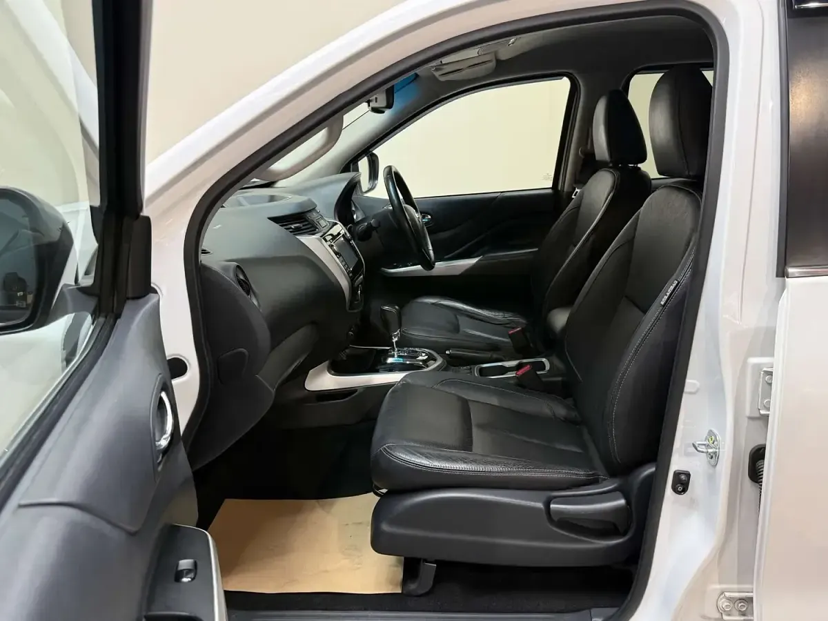 Usado Nissan Navara Tekna 190 CV (139 kW) 2017 Blanco Pickup/Camioneta