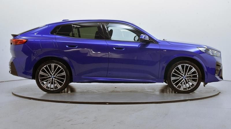 Used BMW iX2 M Sport 147 kW (201 HP) 2025 Blue SUV