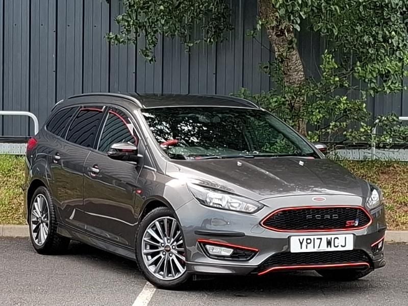 Grey Used 2017 Ford Focus ST-Line Estate | £11,498 (Good price) - Image 1/4