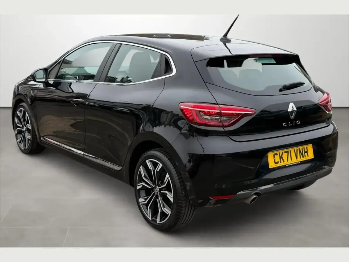 Used Renault Clio Version S 89 HP (65 kW) 2021 Black Hatchback