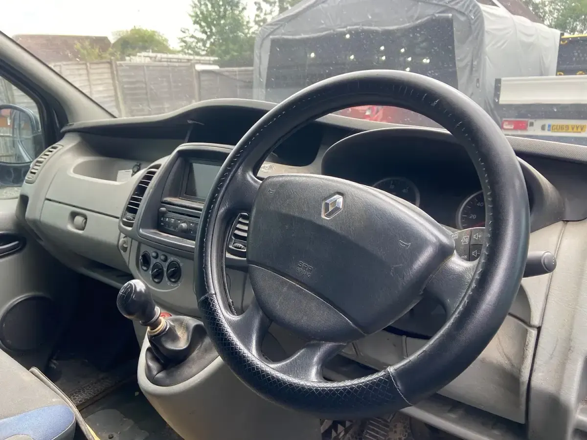 Used Renault Trafic 115 HP (84 kW) 2011 Black MPV