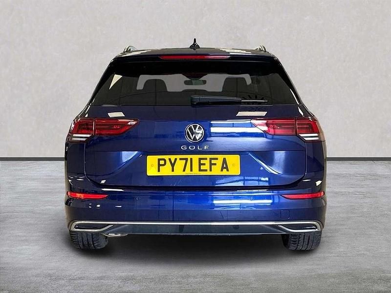 Used VW Golf VIII Style 130 HP (95 kW) 2021 Blue Estate