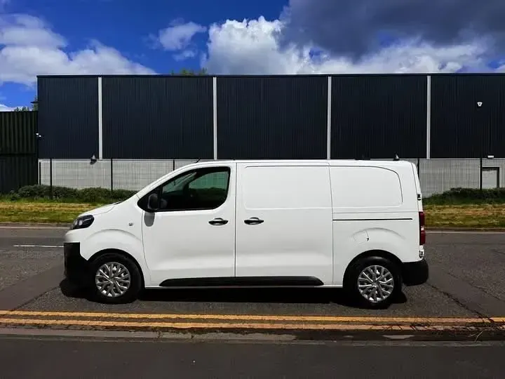 Used Citroën Dispatch 2017 White MPV