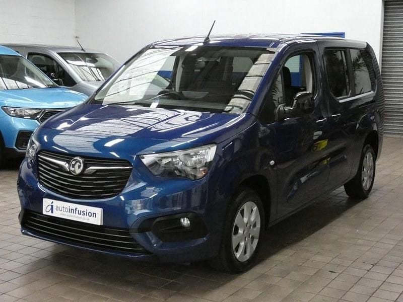 Used Vauxhall Combo S 100 HP (73 kW) 2022 Blue MPV