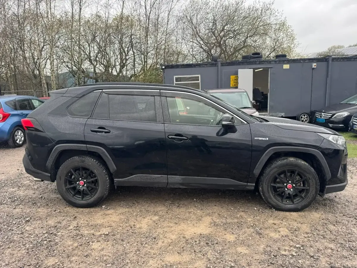 Used Toyota RAV4 306 HP (225 kW) 2026 Black SUV
