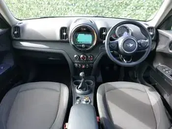 Usado Mini Cooper Classic 136 CV (100 kW) 2019 Plateado Utilitario