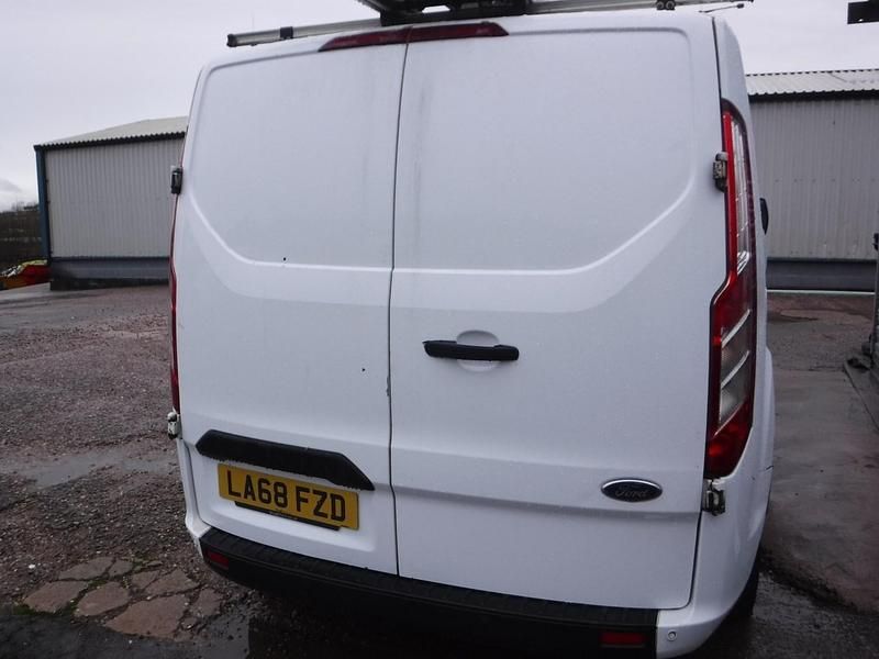 Used Ford Transit Custom Trend 105 HP (77 kW) 2019 White Van