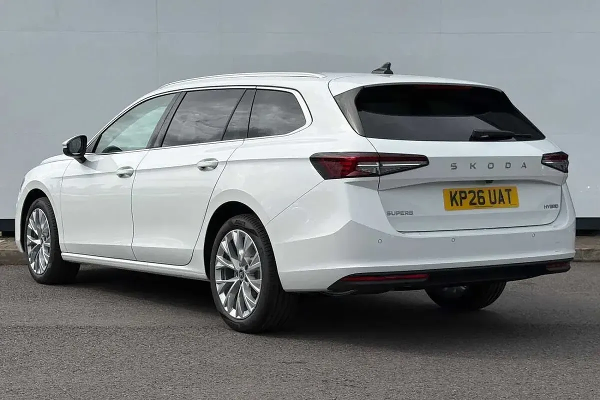 Novo Skoda Superb SE L 110 HP (80 kW) 2026 Branco Carrinha