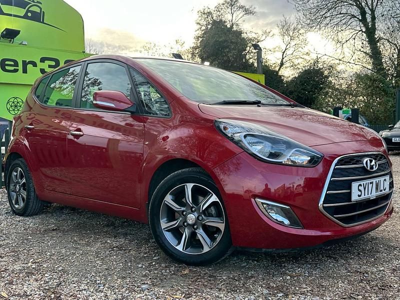 Used Hyundai ix20 SE 125 HP (91 kW) 2017 Red Hatchback