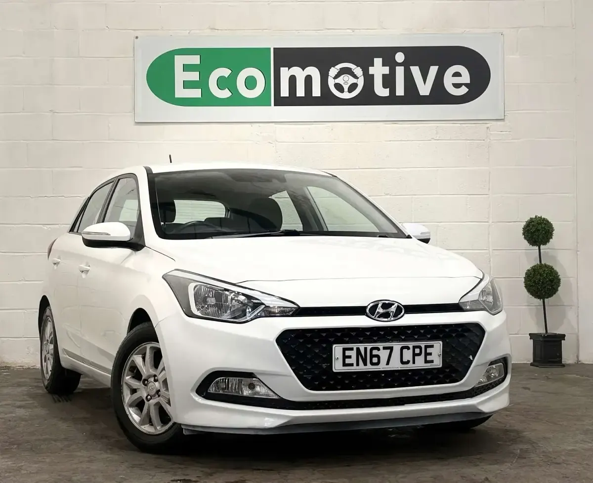 Used Hyundai i20 SE 100 HP (73 kW) 2018 White Hatchback