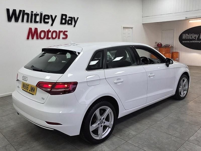 Used Audi A3 Sport 110 HP (80 kW) 2016 White Hatchback