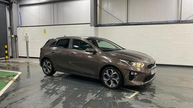 Brown Used 2021 Kia Ceed Hatchback | £12,998 (Good price) - Image 1/3
