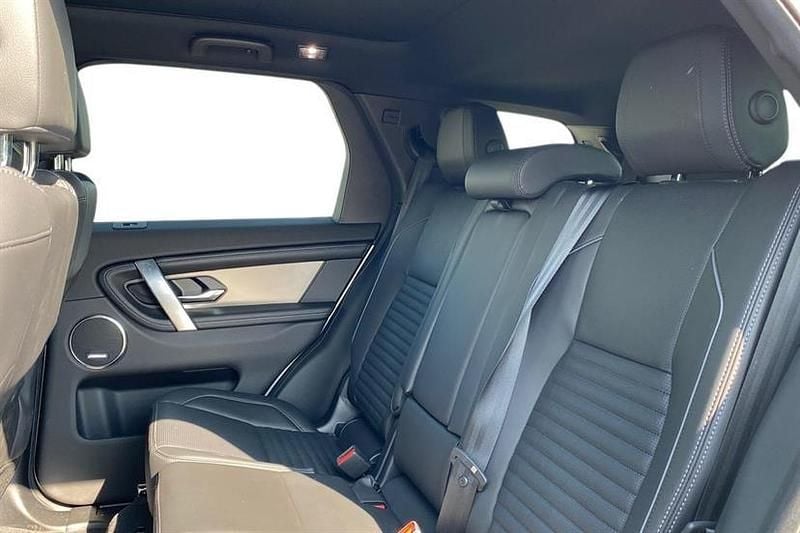 Second-hand Land Rover Discovery Sport SE Dynamic 204 CP (150 kW) 2025 Argintiu SUV