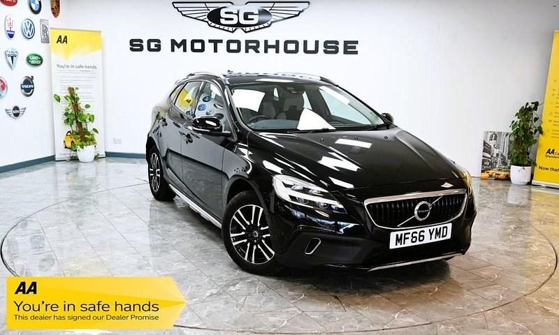 Black Used 2016 Volvo V40 Hatchback | £10,495 (Fair price) - Image 1/4