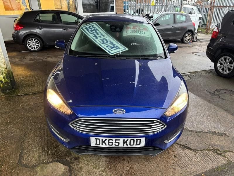 Used Ford Focus Titanium 125 HP (91 kW) 2015 Blue Hatchback