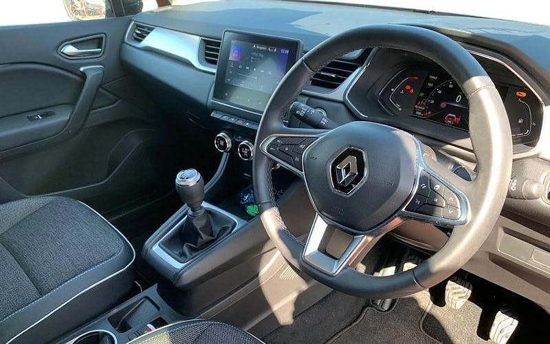 Używany Renault Captur Techno 91 KM (66 kW) 2023 Czerwony SUV