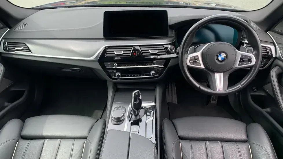Used BMW 520 M Sport 190 HP (139 kW) 2023 Black Estate