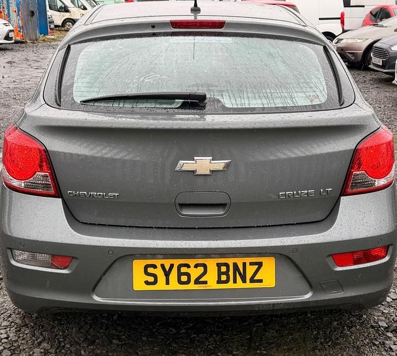 Begagnad Chevrolet Cruze LT 124 HK (91 kW) 2012 Grå Halvkombi