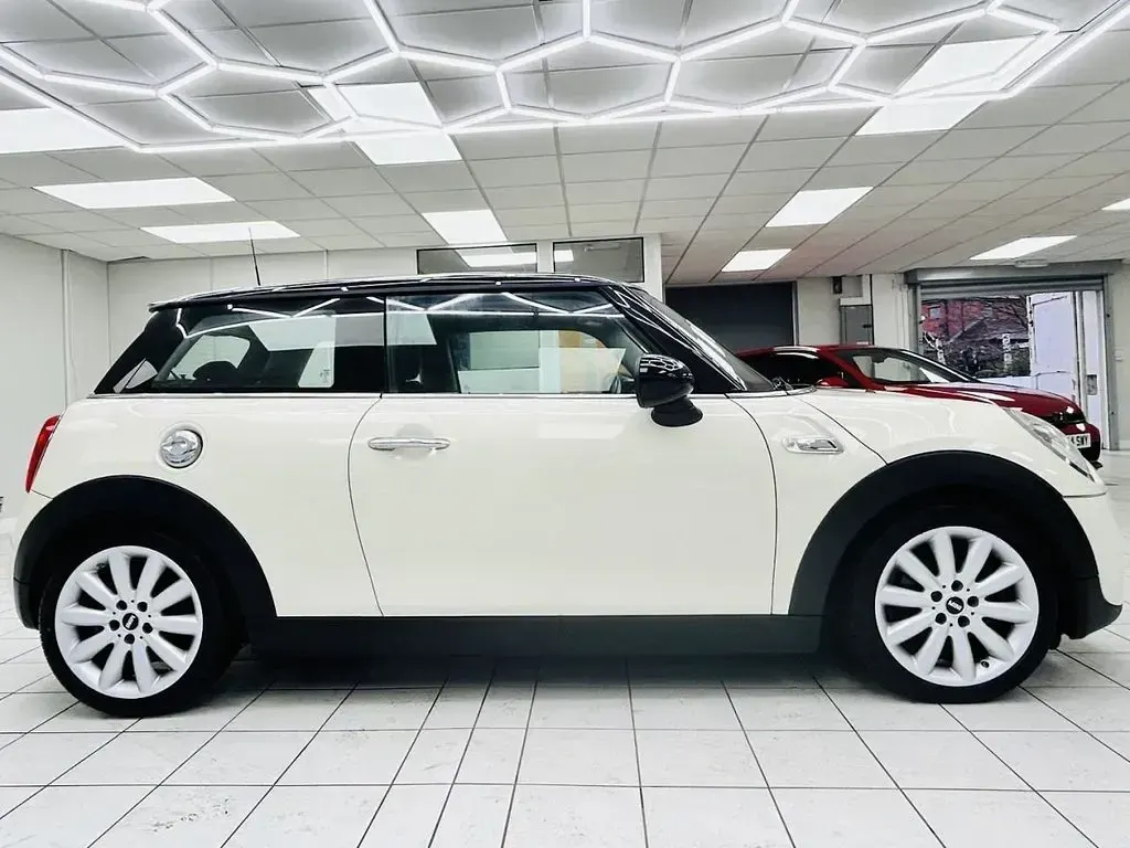 Used Mini Cooper S Hatch 192 HP (141 kW) 2016 White Hatchback