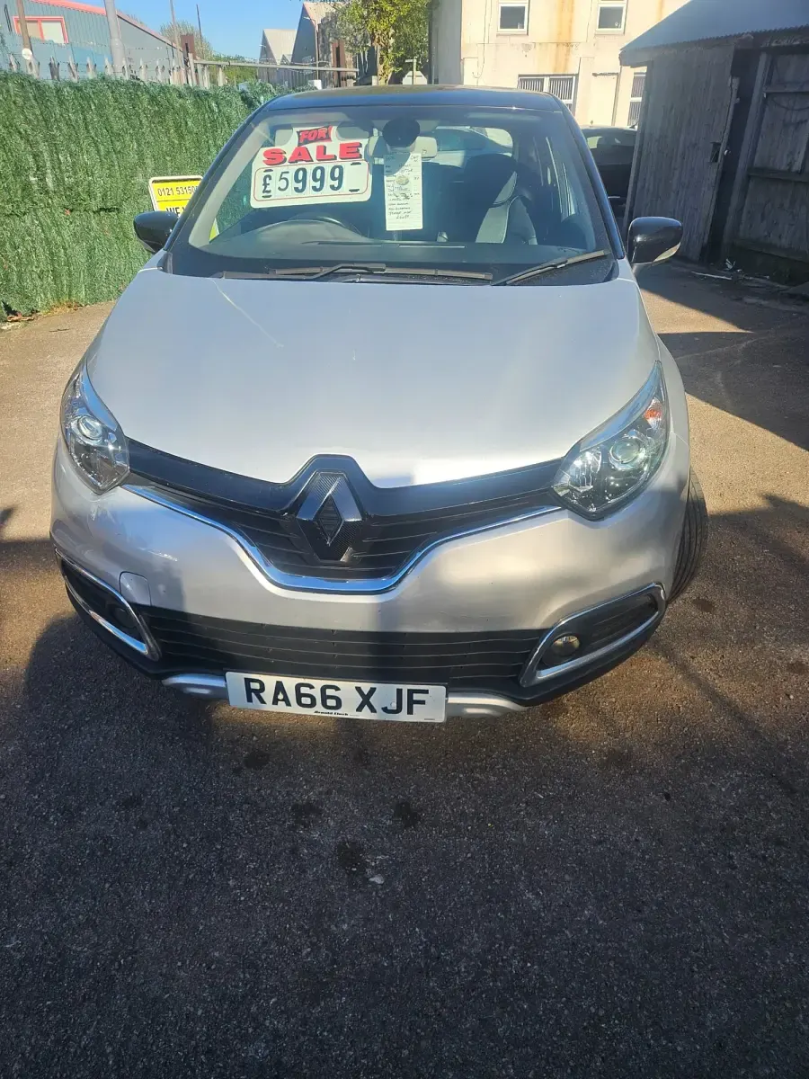 Begagnad Renault Captur Signature 90 HK (66 kW) 2017 Svart SUV