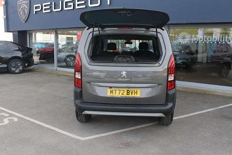 Used Peugeot Rifter Allure Premium 130 HP (95 kW) 2022 Grey MPV