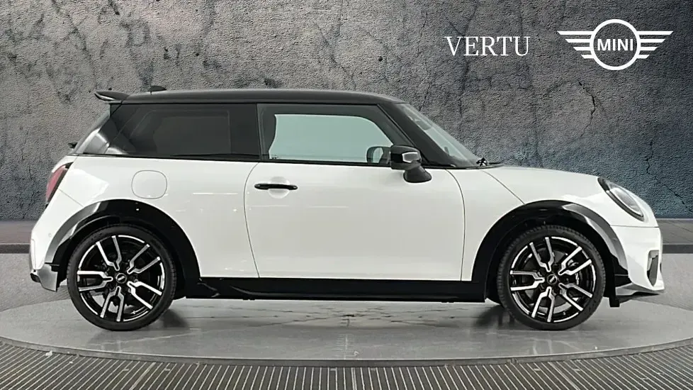 Used Mini Cooper S Hatch 201 HP (147 kW) 2025 White Hatchback