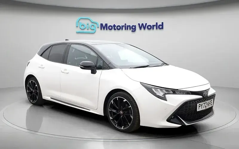 Used Toyota Corolla Sport 140 HP (102 kW) 2022 White Hatchback