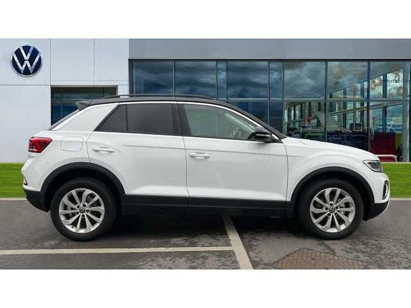 New VW T-Roc Match 150 HP (110 kW) 2025 Pure white flat black SUV