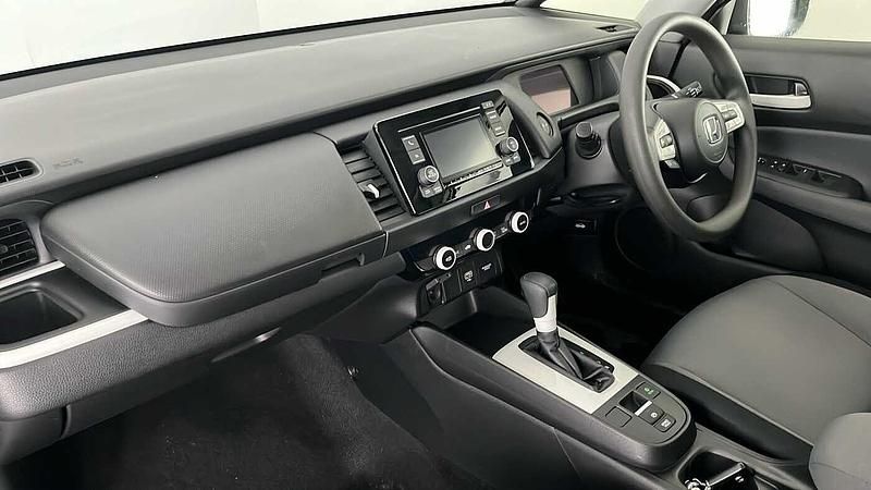 Used Honda Jazz Hybrid 109 HP (80 kW) 2020 Solid crystal black Hatchback