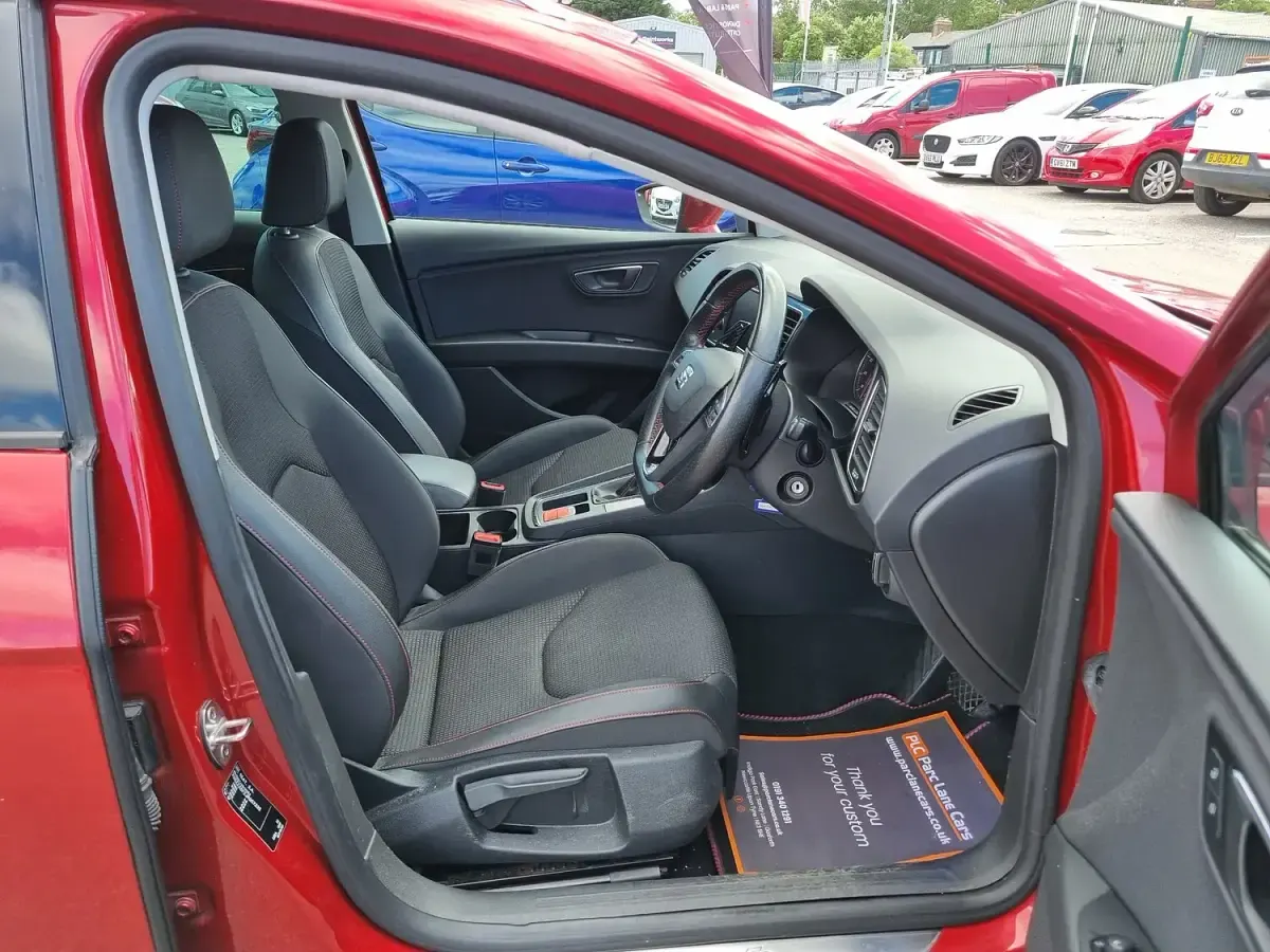 Used Seat Leon FR 150 HP (110 kW) 2017 Red Estate